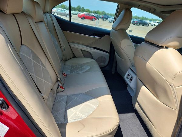 2018 TOYOTA CAMRY