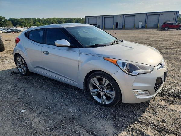 2017 HYUNDAI VELOSTER — Passenger 3/4