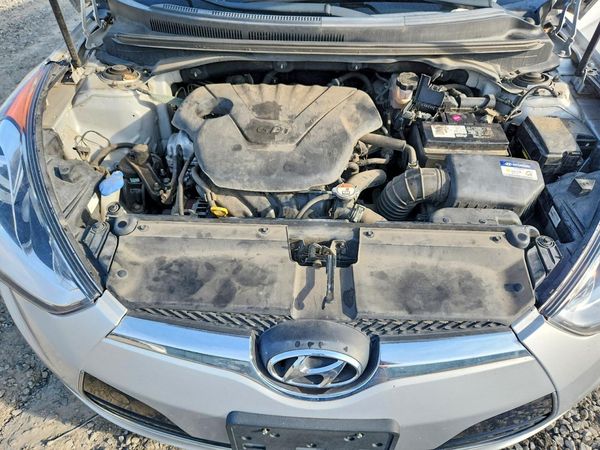 2017 HYUNDAI VELOSTER — Engine bay