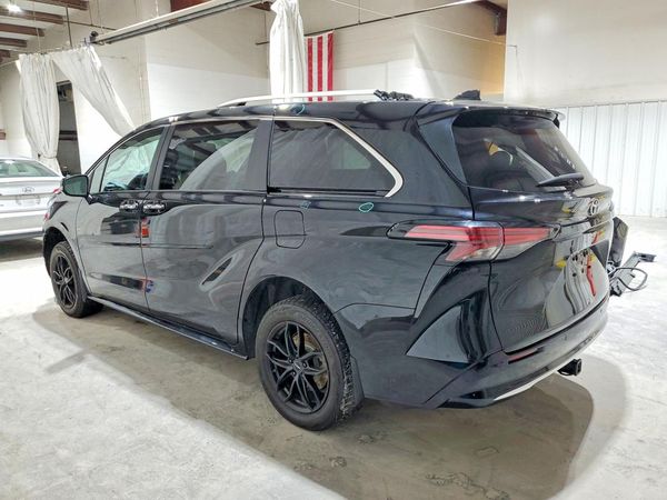 2022 TOYOTA SIENNA