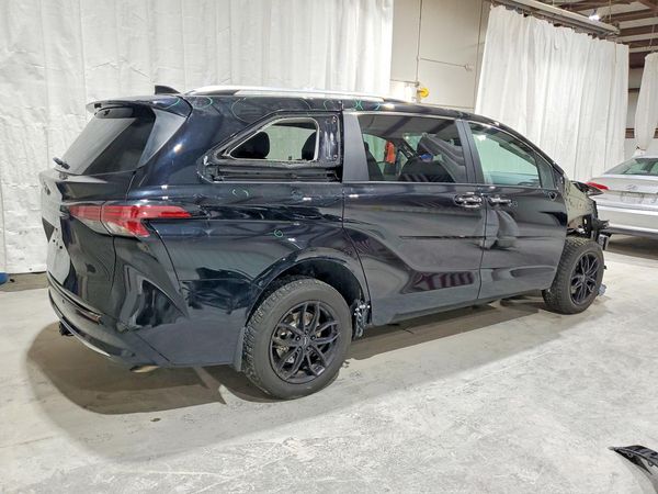 2022 TOYOTA SIENNA