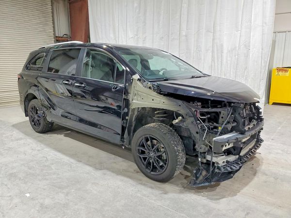 2022 TOYOTA SIENNA
