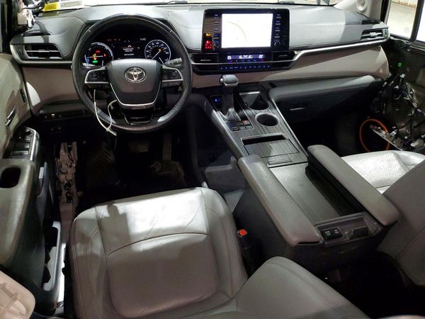 2022 TOYOTA SIENNA