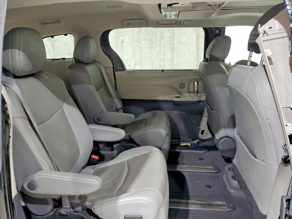 2022 TOYOTA SIENNA