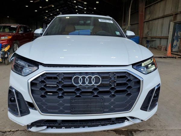 2021 AUDI Q5 E quattro Premium Plus