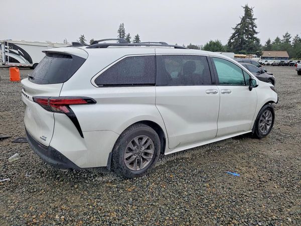 2022 TOYOTA SIENNA