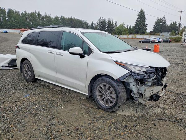 2022 TOYOTA SIENNA