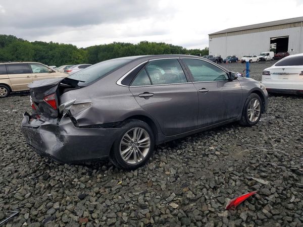 2016 TOYOTA CAMRY