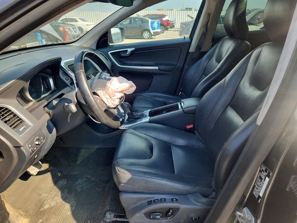 2016 VOLVO XC60