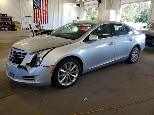 2013 CADILLAC XTS Luxury