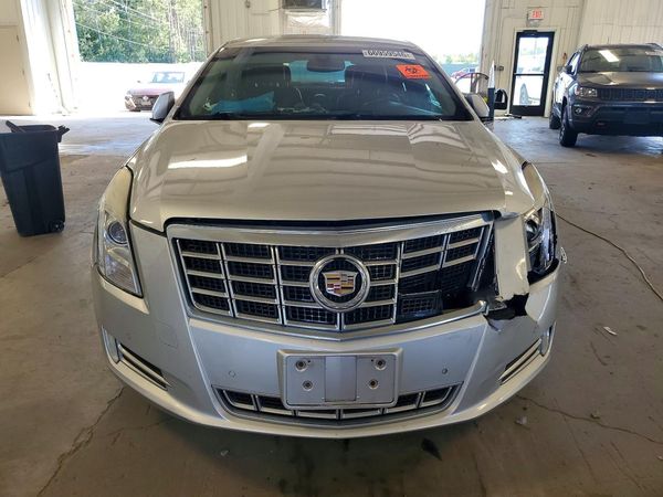 2013 CADILLAC XTS Luxury