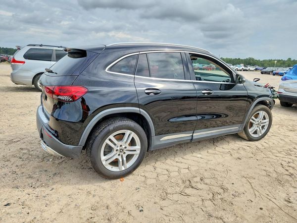 2021 MERCEDES-BENZ GLA