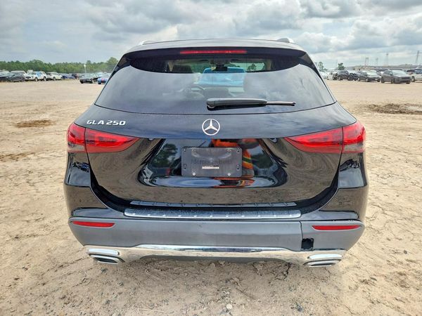 2021 MERCEDES-BENZ GLA