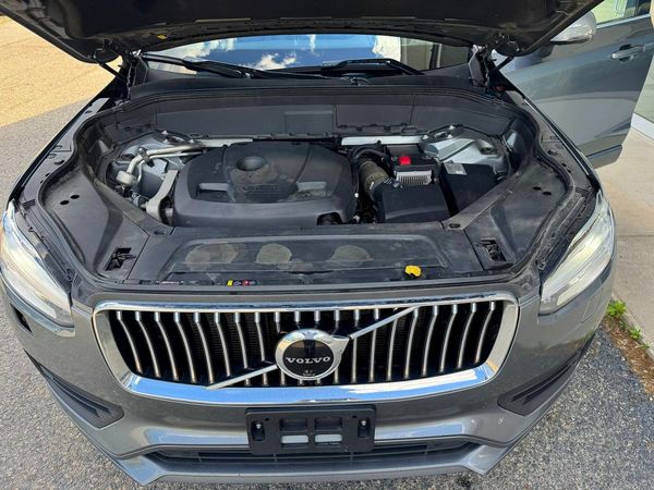 2020 VOLVO XC90 Momentum