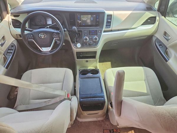 2015 TOYOTA SIENNA