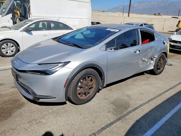 2024 TOYOTA PRIUS