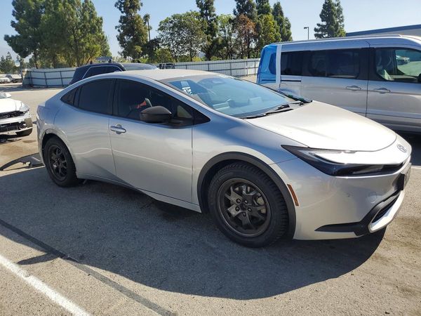 2024 TOYOTA PRIUS