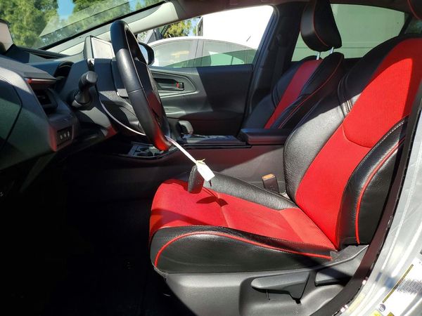 2024 TOYOTA PRIUS
