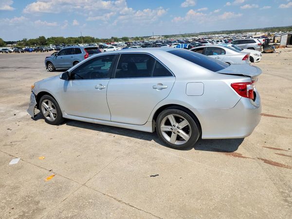 2014 TOYOTA CAMRY