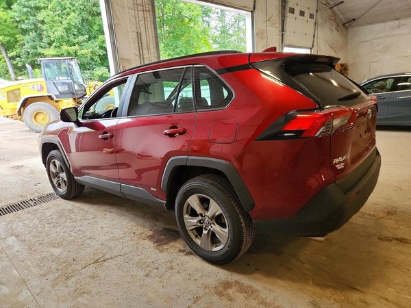 2024 TOYOTA RAV4 XLE
