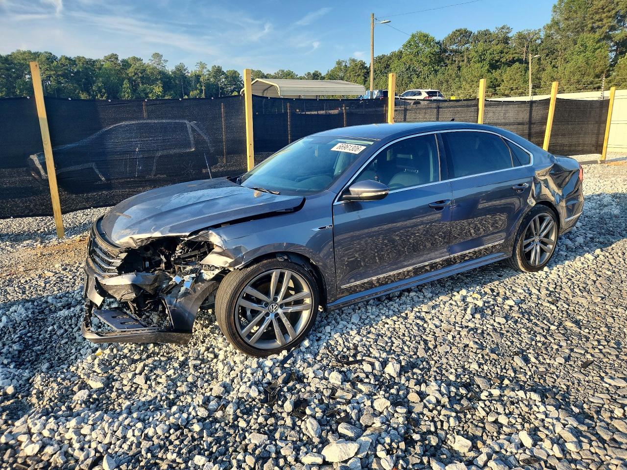 2017 VOLKSWAGEN PASSAT R-Line