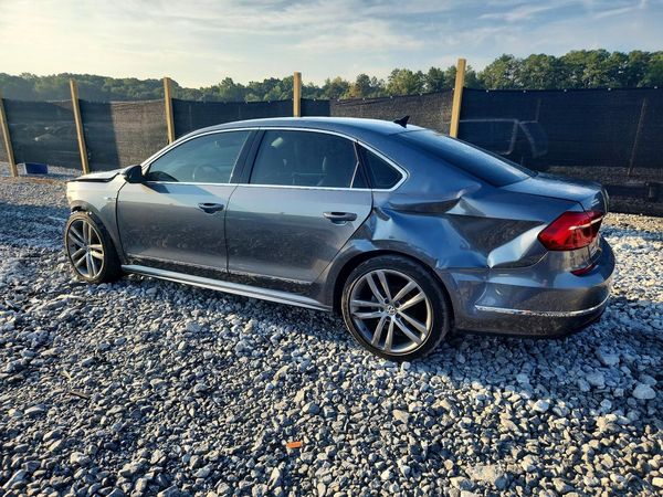 2017 VOLKSWAGEN PASSAT R-Line