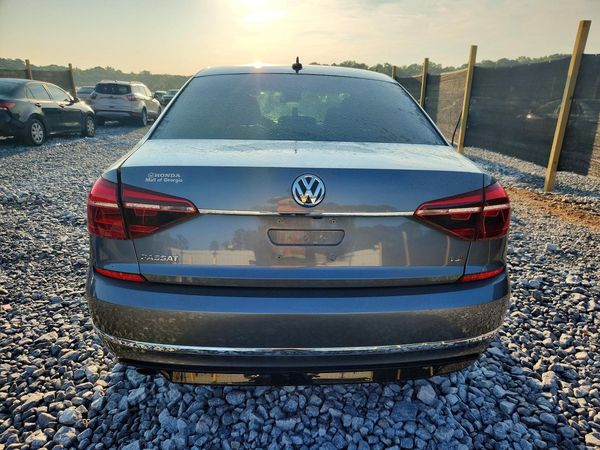 2017 VOLKSWAGEN PASSAT R-Line