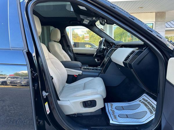 2019 LAND ROVER DISCOVERY SE