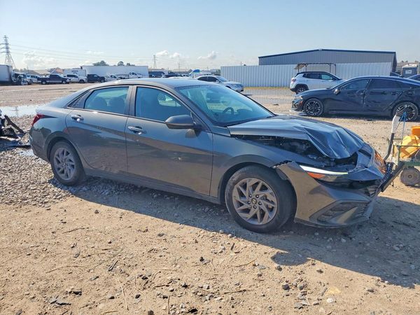 2024 HYUNDAI ELANTRA