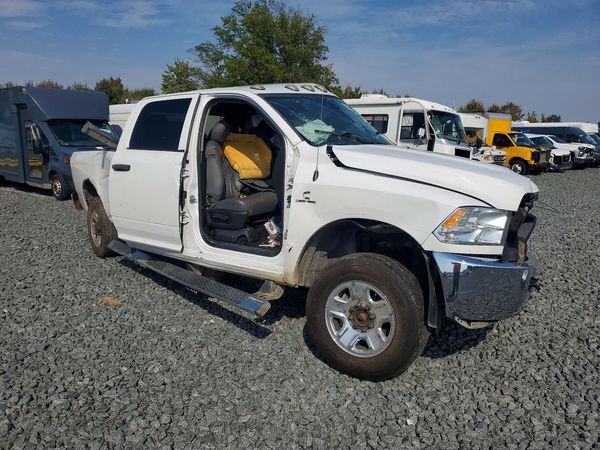 2016 RAM 3500 ST — Passenger 3/4