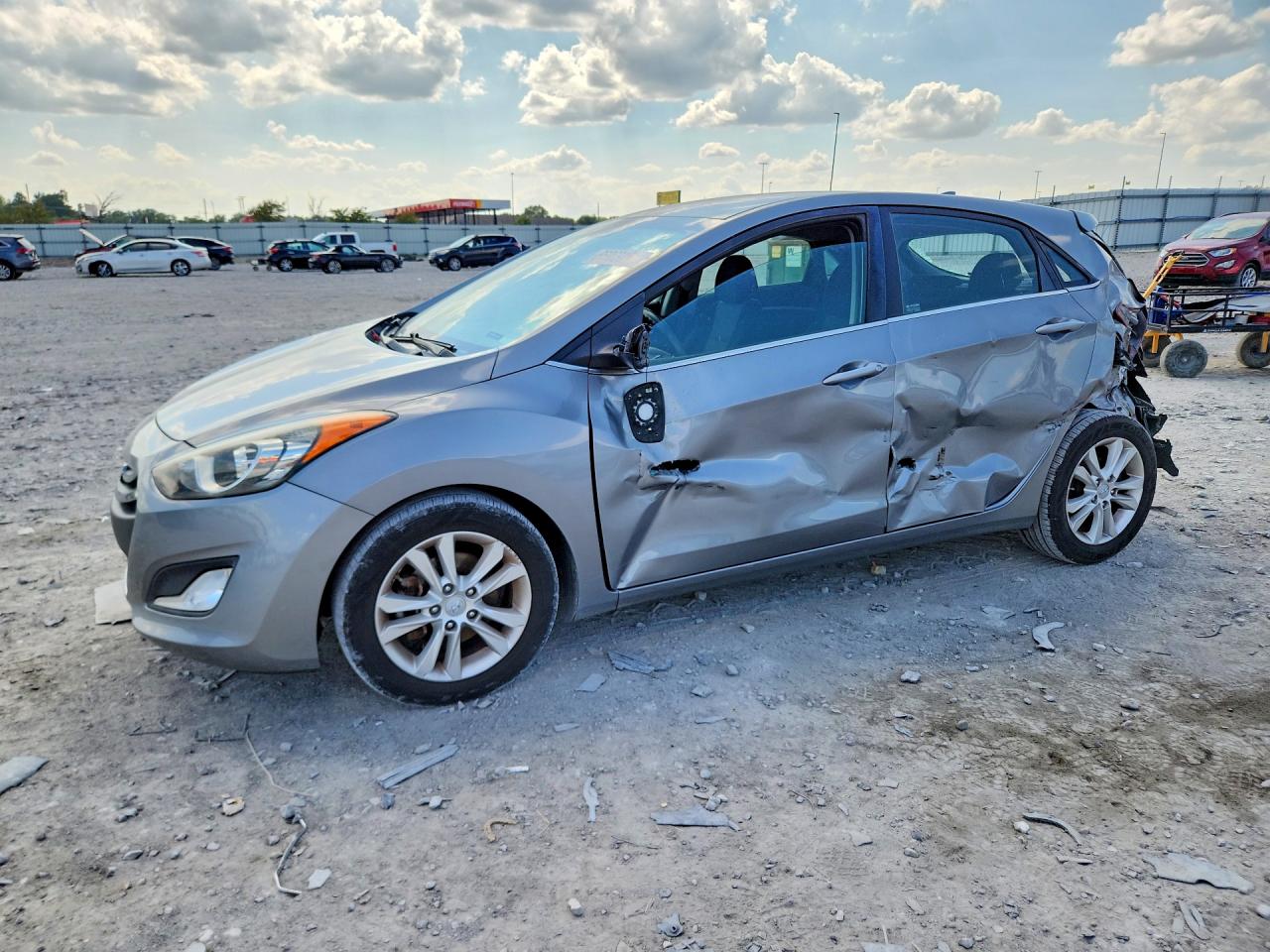 2013 HYUNDAI ELANTRA — Front 3/4