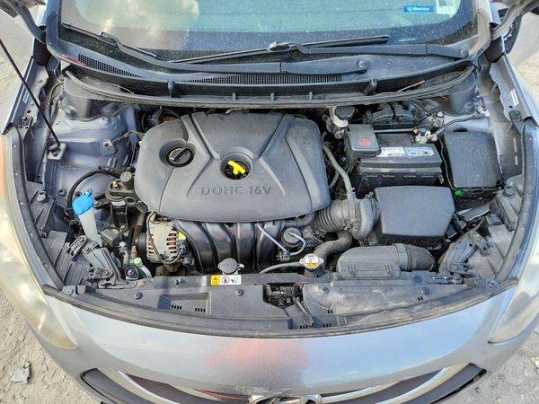 2013 HYUNDAI ELANTRA — Engine bay