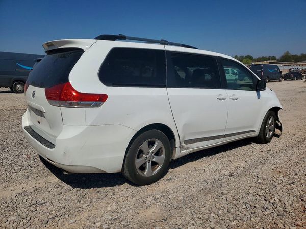 2014 TOYOTA SIENNA