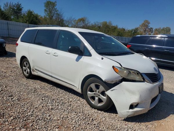2014 TOYOTA SIENNA