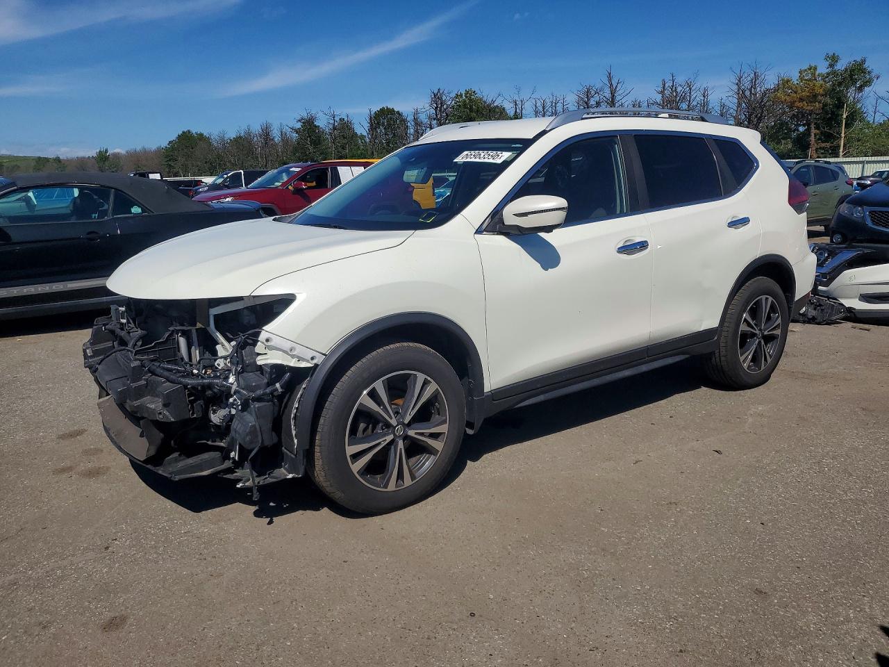 2019 NISSAN ROGUE — Front 3/4