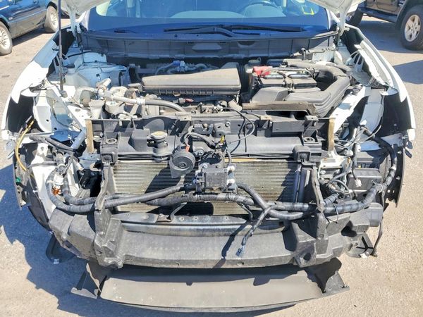 2019 NISSAN ROGUE — Engine bay