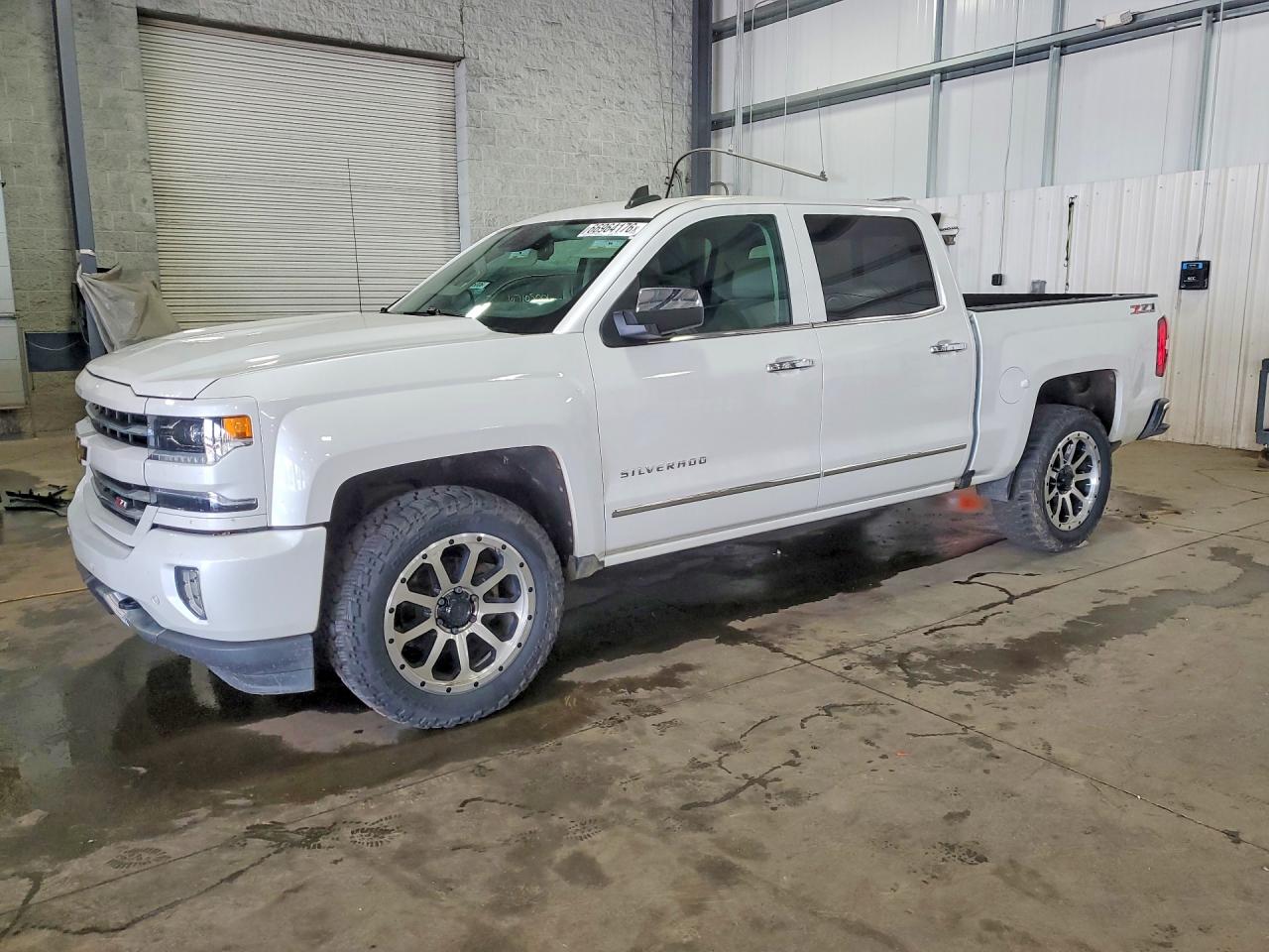 2017 CHEVROLET SILVERADO LTZ — Front 3/4