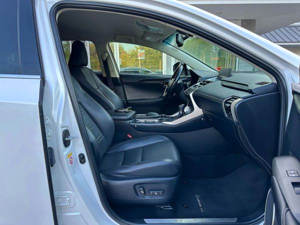 2015 LEXUS NX 200t Luxury