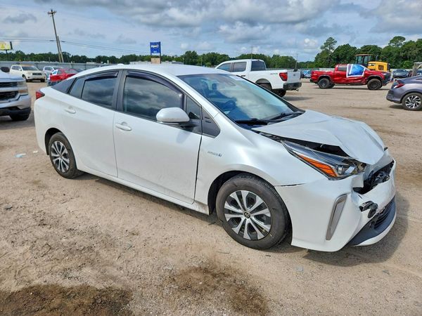2021 TOYOTA PRIUS