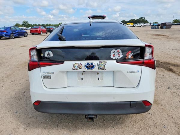2021 TOYOTA PRIUS