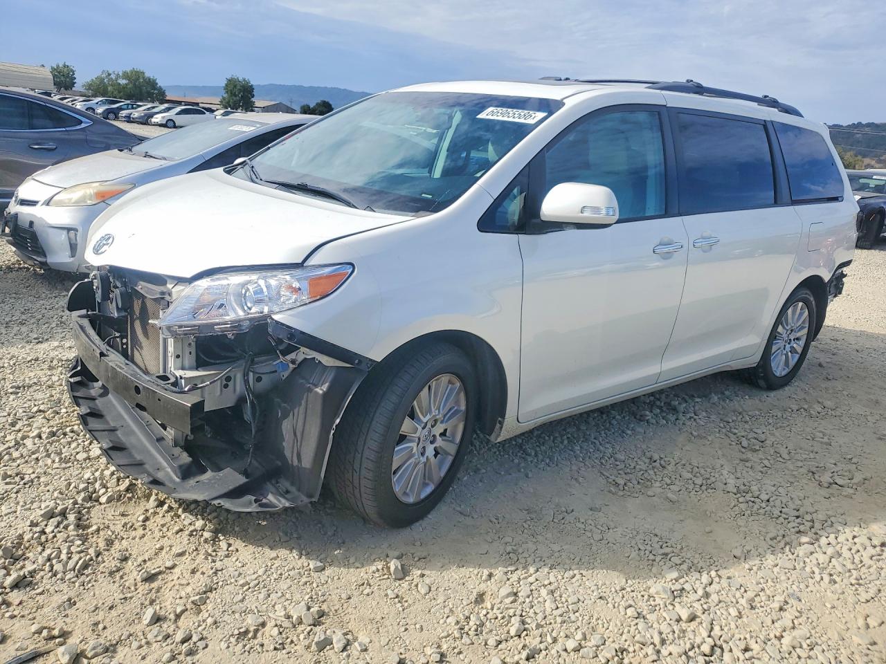 2014 TOYOTA SIENNA