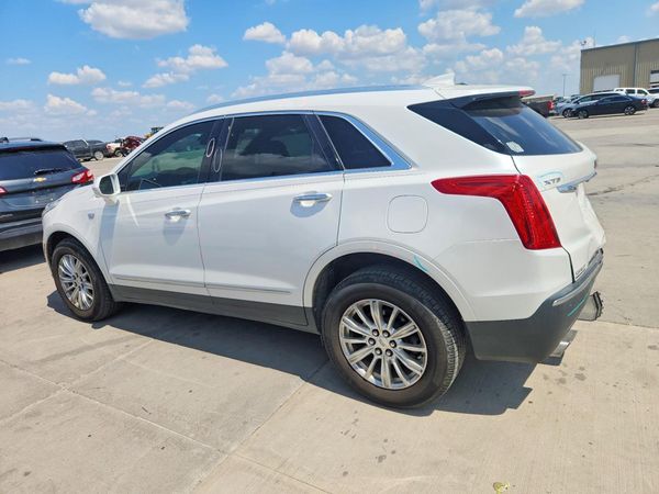 2017 CADILLAC XT5 Base