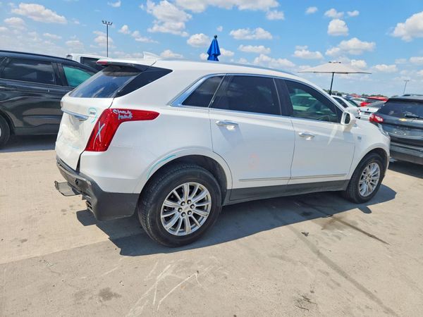 2017 CADILLAC XT5 Base