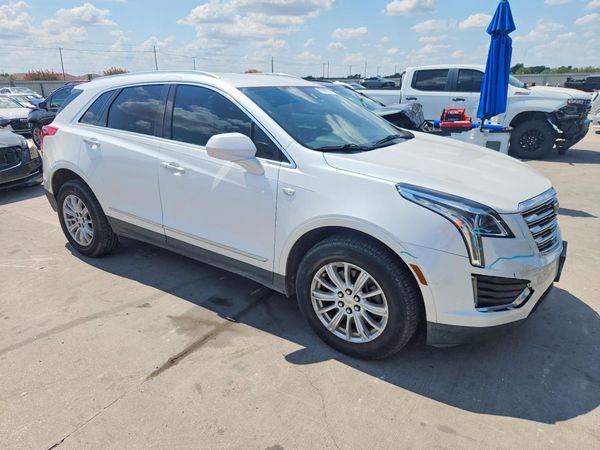 2017 CADILLAC XT5 Base