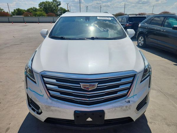 2017 CADILLAC XT5 Base
