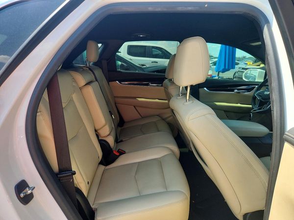 2017 CADILLAC XT5 Base