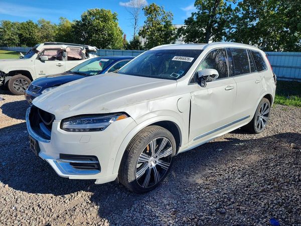 2025 VOLVO XC90 — DSFA — Front 3/4