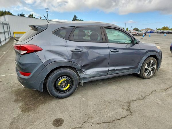 2016 HYUNDAI TUCSON