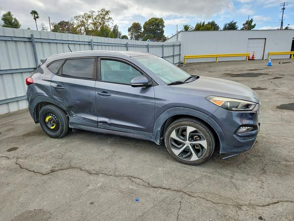 2016 HYUNDAI TUCSON