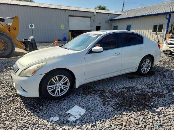 2013 INFINITI G37